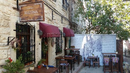 Kuzina Foça - İyi Masa